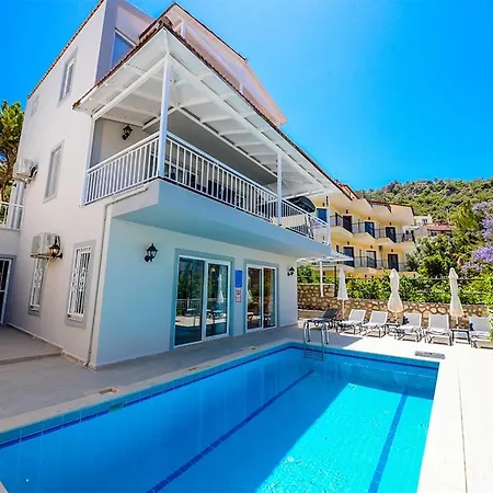 Kumru Kalkan